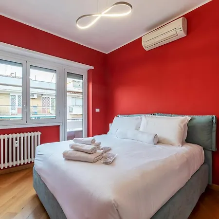 Bright Flat Near Vatican Daire Roma