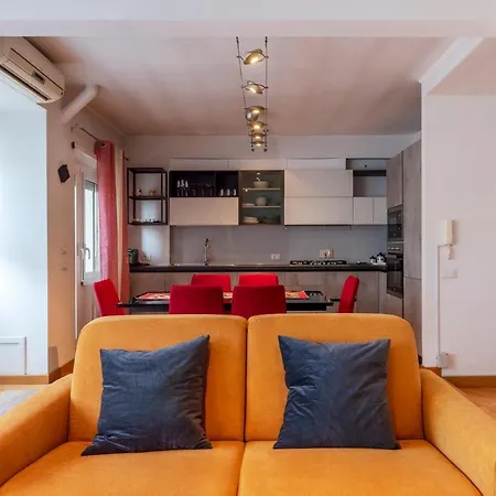 Bright Flat Near Vatican Daire *