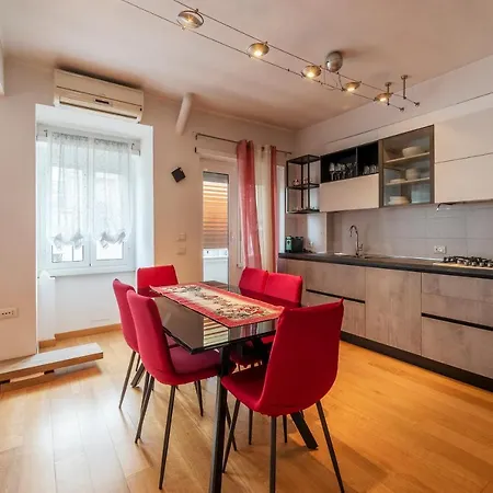 Bright Flat Near Vatican *